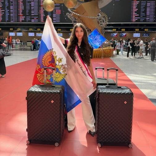 Индия аплодирует Кире Капшик: титул Miss Teen Glam World 2026 и подписание контракта